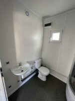 Contenedor con cocina americana, WC y ducha 6.00 x 2.43m – Image 9