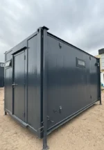 Edificio portátil de 13 x 9 pies con 2 + 1 aseos antivandálicos – Image 2