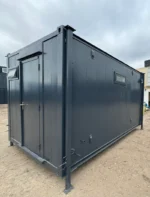 Edificio portátil de 13 x 9 pies con 2 + 1 aseos antivandálicos